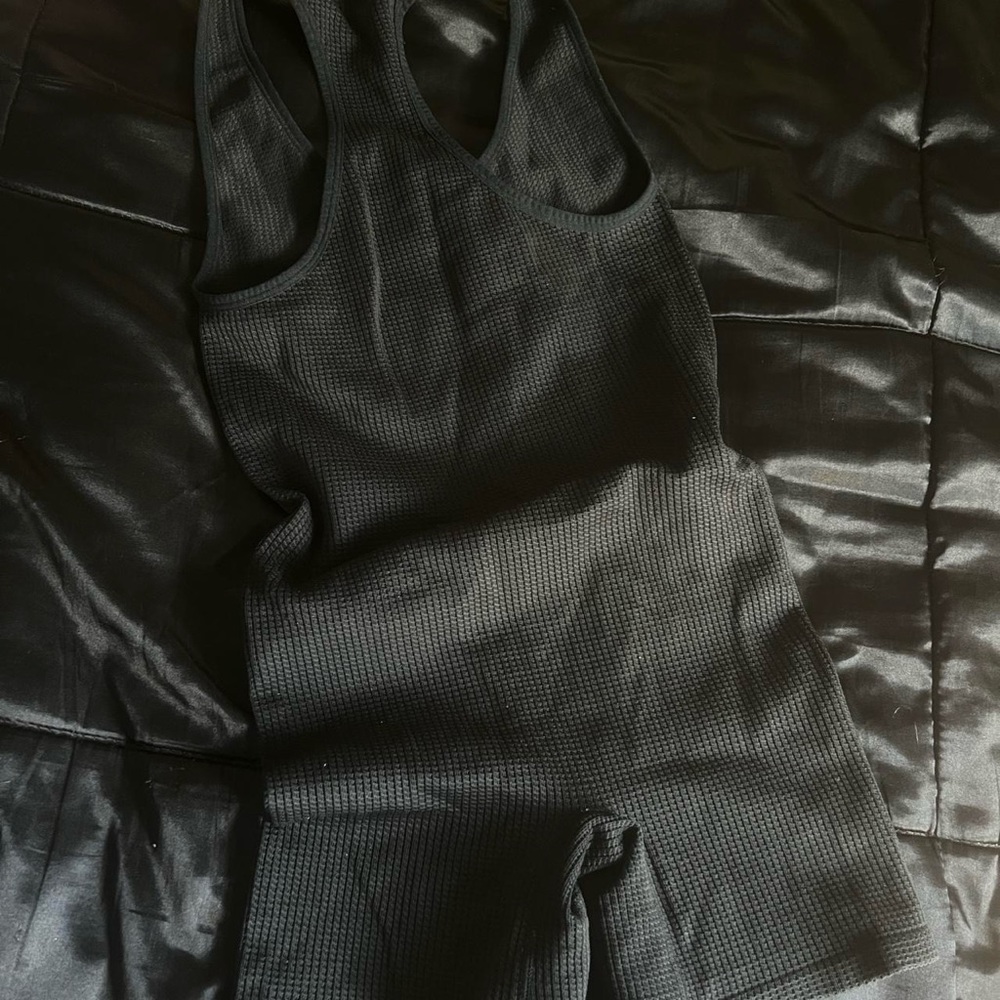 Black Target Romper - Picture 3 of 4